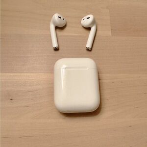Apple Airpods (2nd Generation)